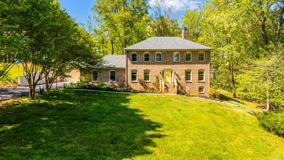 /international/us/209-quail-ridge-drive-forest-va-110107569288/