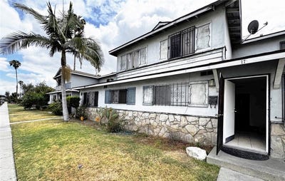 /international/us/17-scottsdale-n-carson-ca-110108425367/