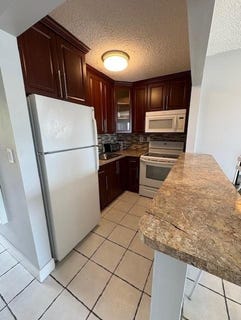 /international/us/365-ne-125th-street-north-miami-fl-110106451623/