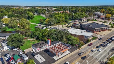 /international/us/3702-w-elm-street-mchenry-il-110120458776/