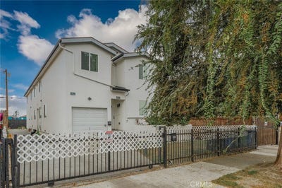 /international/us/831-e-109th-los-angeles-ca-110103498810/