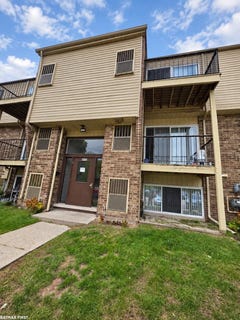 /international/us/38255-fairway-court-clinton-township-mi-110119964027/