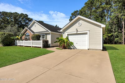 /international/us/11-savannah-oak-drive-bluffton-sc-110102812487/