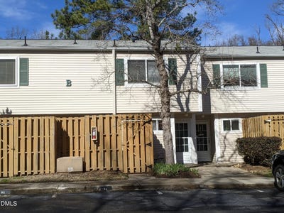 /international/us/220-elizabeth-street-chapel-hill-nc-110107982769/
