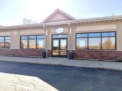 /international/us/603-e-geneva-st-elkhorn-wi-110106983647/