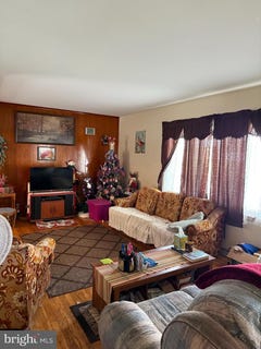 /international/us/174-spring-street-frostburg-md-110100563229/