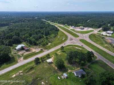 /international/us/100-n-ms-33-highway-roxie-ms-110108450435/
