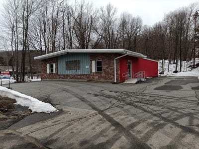 /international/us/494-main-street-sturbridge-ma-110106728996/