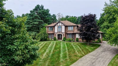 /international/us/2481-parkridge-drive-hinckley-oh-110100897019/