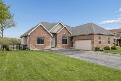/international/us/625-merganser-lane-peotone-il-110107803124/