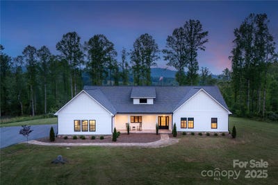 /international/us/467-dale-road-spruce-pine-nc-110099662571/