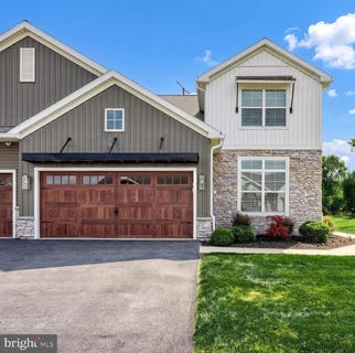 /international/us/770-aurora-drive-mechanicsburg-pa-110108359692/