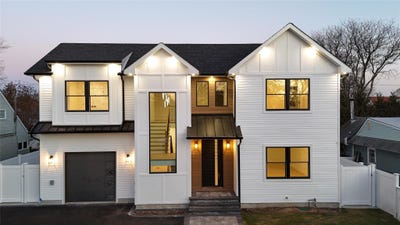 /international/us/10-crown-lane-westbury-ny-110097220489/