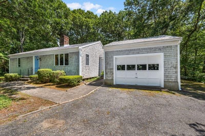 /international/us/124-heather-lane-north-falmouth-ma-110100771697/