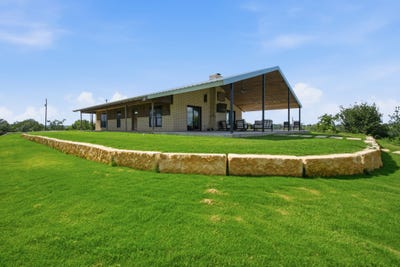 /international/us/3035-county-road-162-stephenville-tx-110108905856/