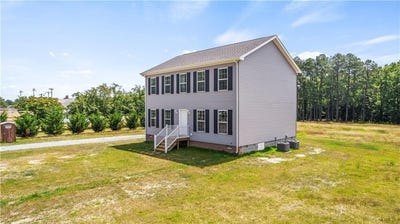 /international/us/707-lester-street-blackstone-va-110104503648/