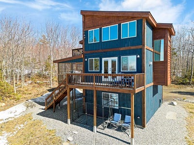 /international/us/30-lake-view-drive-new-sharon-me-110107401000/