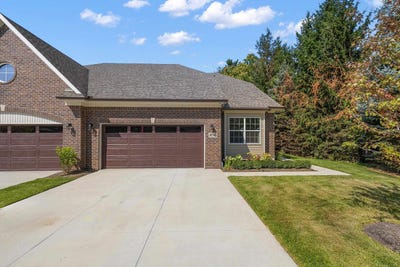 /international/us/40703-azalea-drive-clinton-township-mi-110105334416/