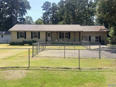 /international/us/1008-northwood-drive-centre-al-110119589852/