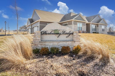 /international/us/n28w25285-madeline-blvd-pewaukee-wi-110105834643/
