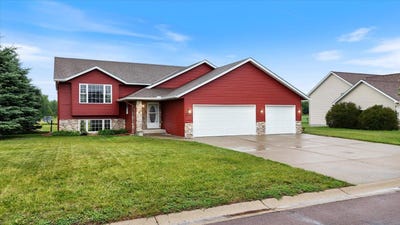 /international/us/2100-blake-avenue-lester-prairie-mn-110108770263/