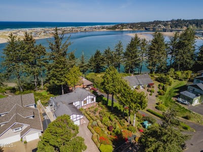 /international/us/1080-sw-norwood-drive-waldport-or-110106624555/