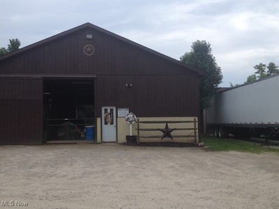 /international/us/2298-ridge-road-n-norwalk-oh-110097064728/