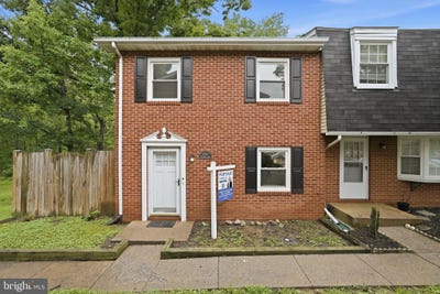 /international/us/4517-appledale-court-marshall-va-110108334671/