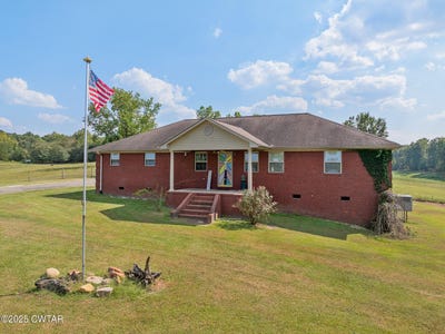 /international/us/1354-brandon-road-huntingdon-tn-110102377151/