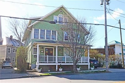 /international/us/315-broadway-way-newport-ri-110107783529/
