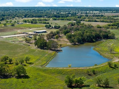 /international/us/15-county-road-1227-lake-creek-tx-110087866664/