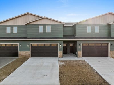/international/us/4011-crossing-st-sw-minot-nd-110106681299/