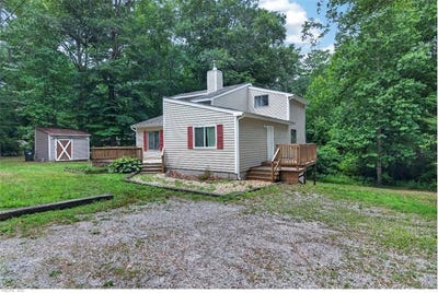 /international/us/16056-carroll-bridge-road-smithfield-va-110108965466/