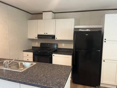 /international/us/1085-spring-bay-rd-east-peoria-il-110107810500/