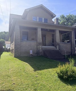 /international/us/221-lincoln-street-grafton-wv-110108281327/