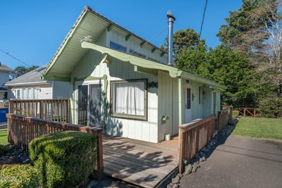 /international/us/1717-nw-33rd-street-lincoln-city-or-110120627071/