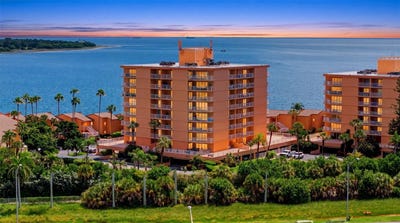 /international/us/7430-sunshine-skyway-lane-s-st-petersburg-fl-110120038356/