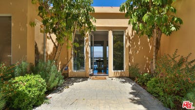 /international/us/14445-mulholland-dr-los-angeles-ca-110109137083/