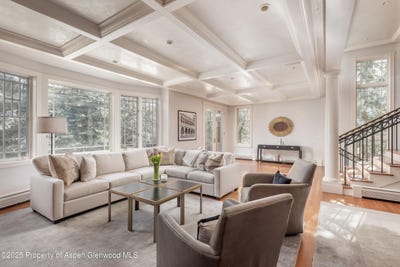 /international/us/825-ute-avenue-aspen-co-110103354980/
