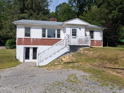 /international/us/235-se-glade-street-wise-va-110108632718/