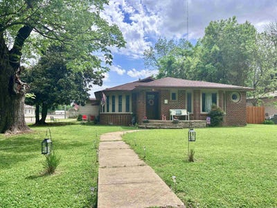 /international/us/426-nw-2nd-st-walnut-ridge-ar-110107574389/