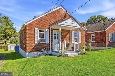 /international/us/737-w-11th-street-front-royal-va-110120422878/