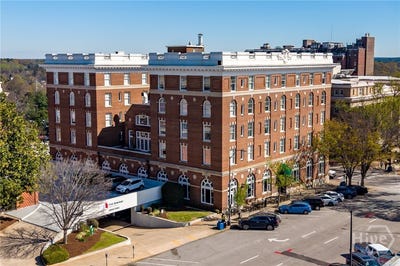 /international/us/247-e-washington-street-athens-ga-110108352765/