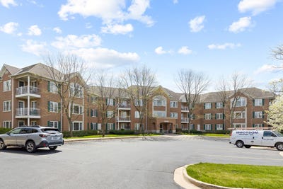 /international/us/2640-summit-drive-glenview-il-110107436885/