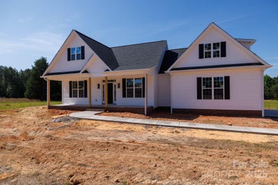 /international/us/4648-simpson-road-edgemoor-sc-110099183572/