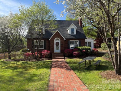 /international/us/110-lincoln-avenue-marion-nc-110107157859/