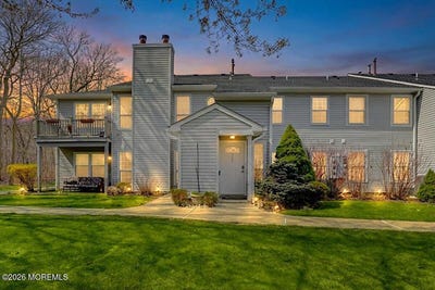 /international/us/369-yorkshire-place-morganville-nj-110107286575/