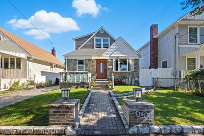 /international/us/104-n-7th-street-new-hyde-park-ny-110102793364/