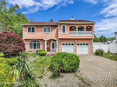 /international/us/513-ilexberry-lane-toms-river-nj-110108468036/