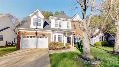/international/us/7236-rock-island-road-charlotte-nc-110108441425/